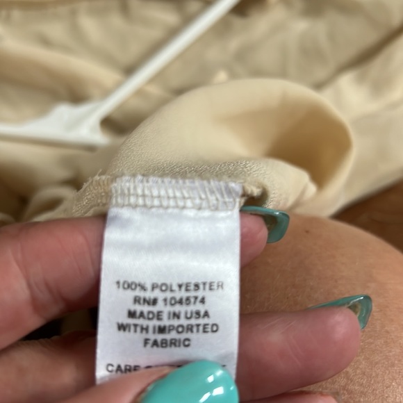 Size small cream blouse with bell sleeves from the vanity room - Picture 5 of 5